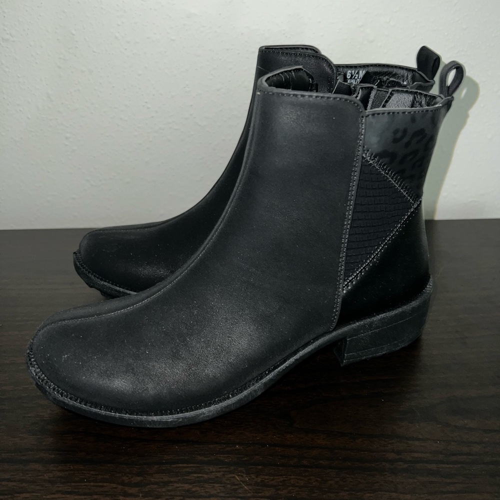 Easy Street Boots- Size 6.5 - Like New - Worn one time. - Picture 1 of 5
